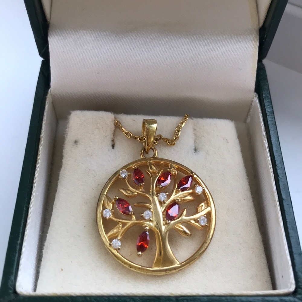 NEW! Gold tree necklace